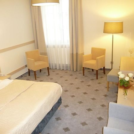 Hotel Notabene Swidnik  Ngoại thất bức ảnh