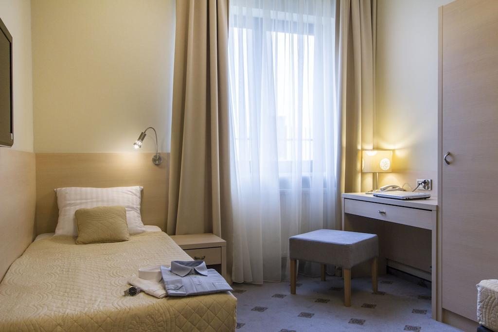 Hotel Notabene Swidnik  Phòng bức ảnh