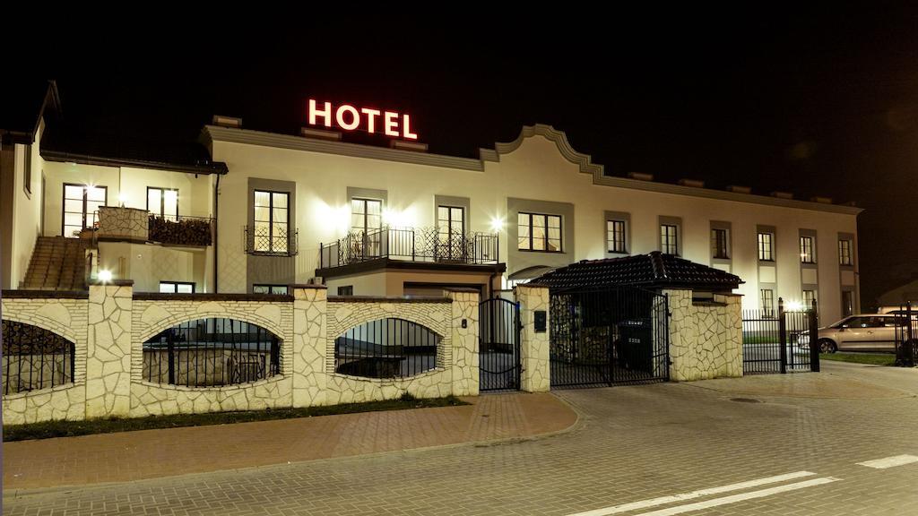 Hotel Notabene Swidnik  Ngoại thất bức ảnh