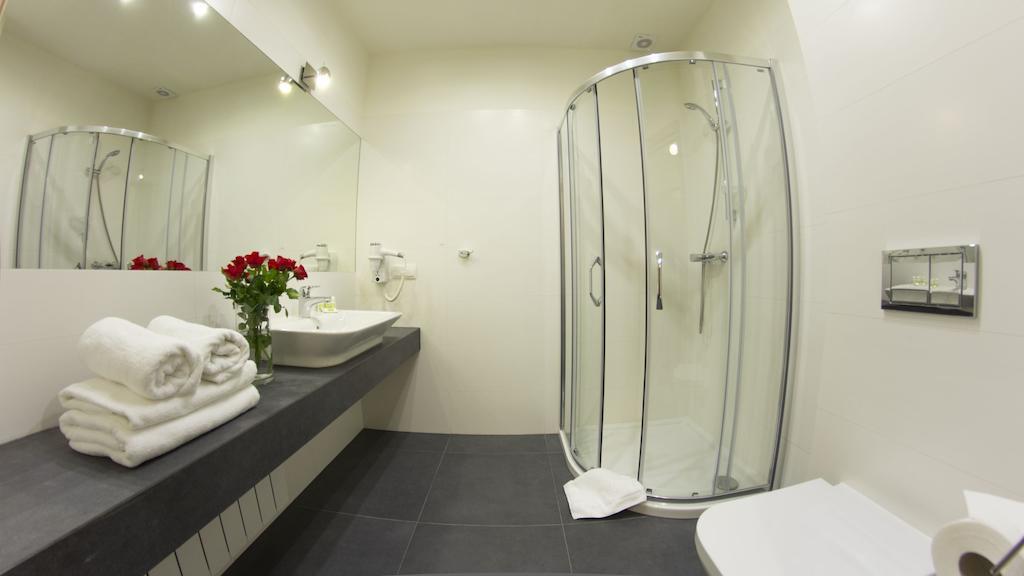 Hotel Notabene Swidnik  Phòng bức ảnh
