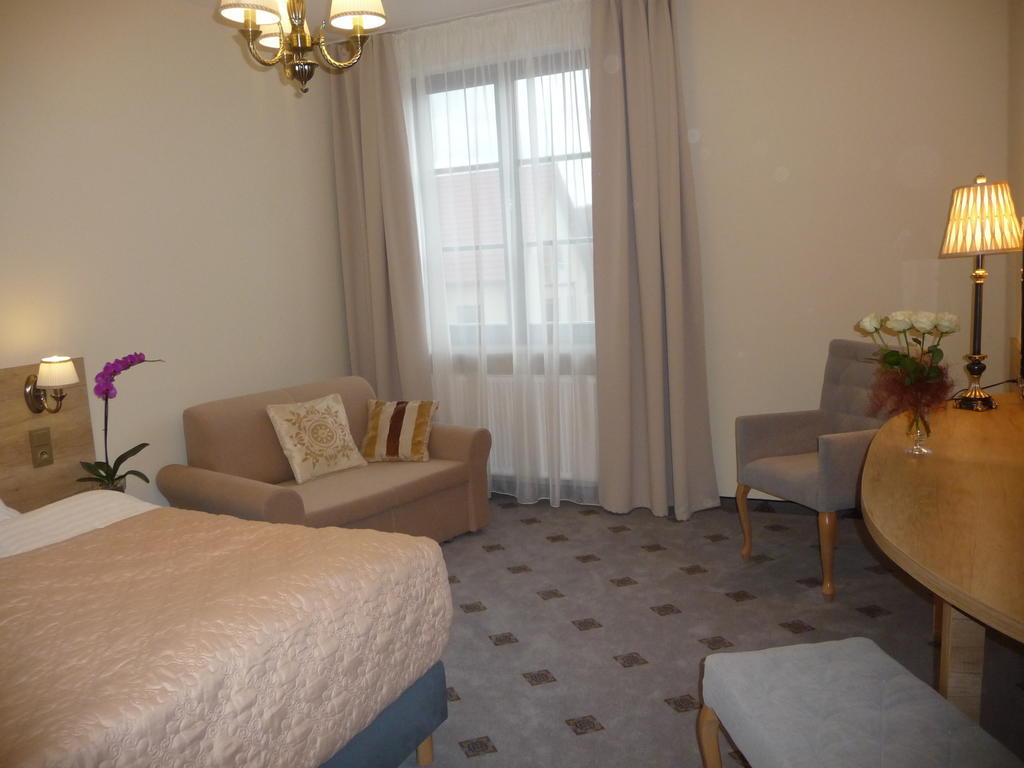 Hotel Notabene Swidnik  Ngoại thất bức ảnh
